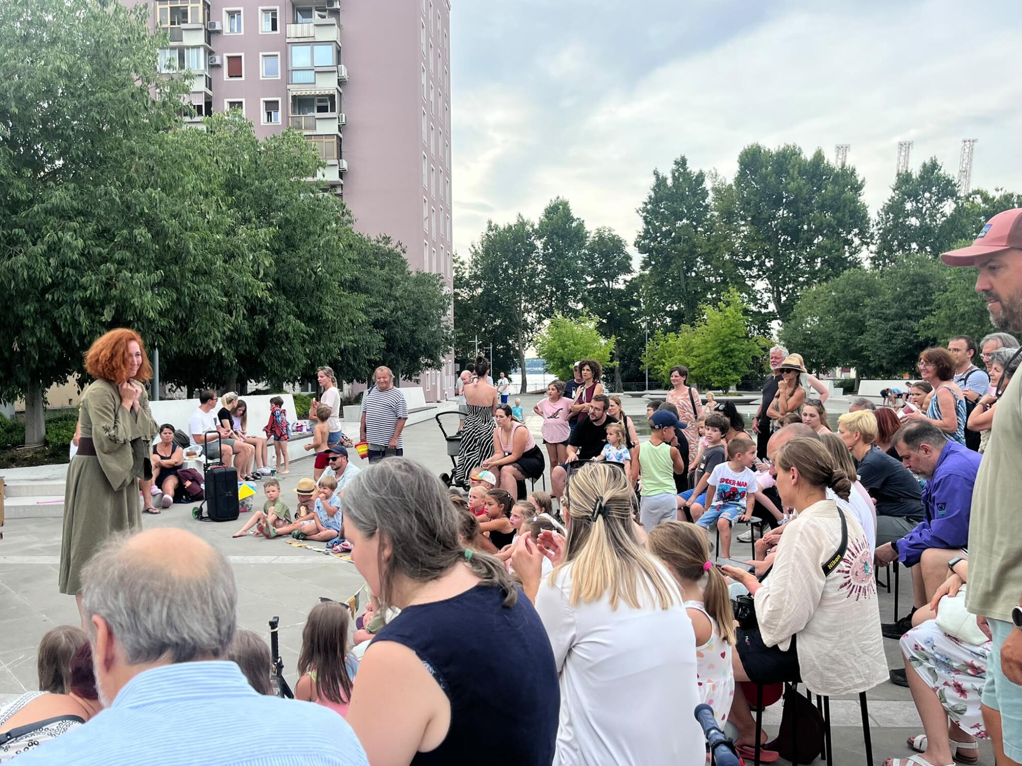 V Kopru se je začel festival lutk in uličnega gledališča 2 WhatsApp Image 2026 07 07 at 20.01.52