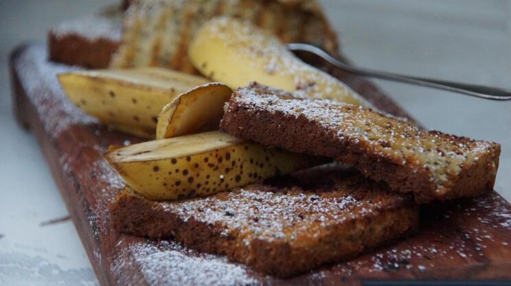 banana bread 4681627 1280