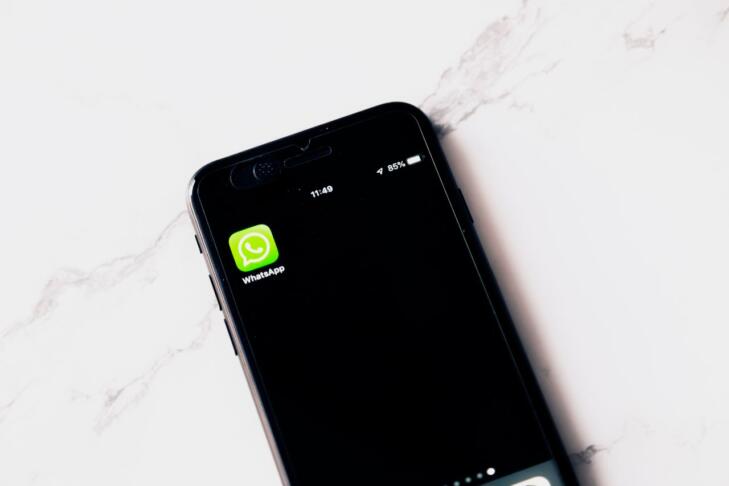Ali vaš partner skrivaj bere vaša sporočila na WhatsAppu? Tako lahko preverite 3 whatsapp