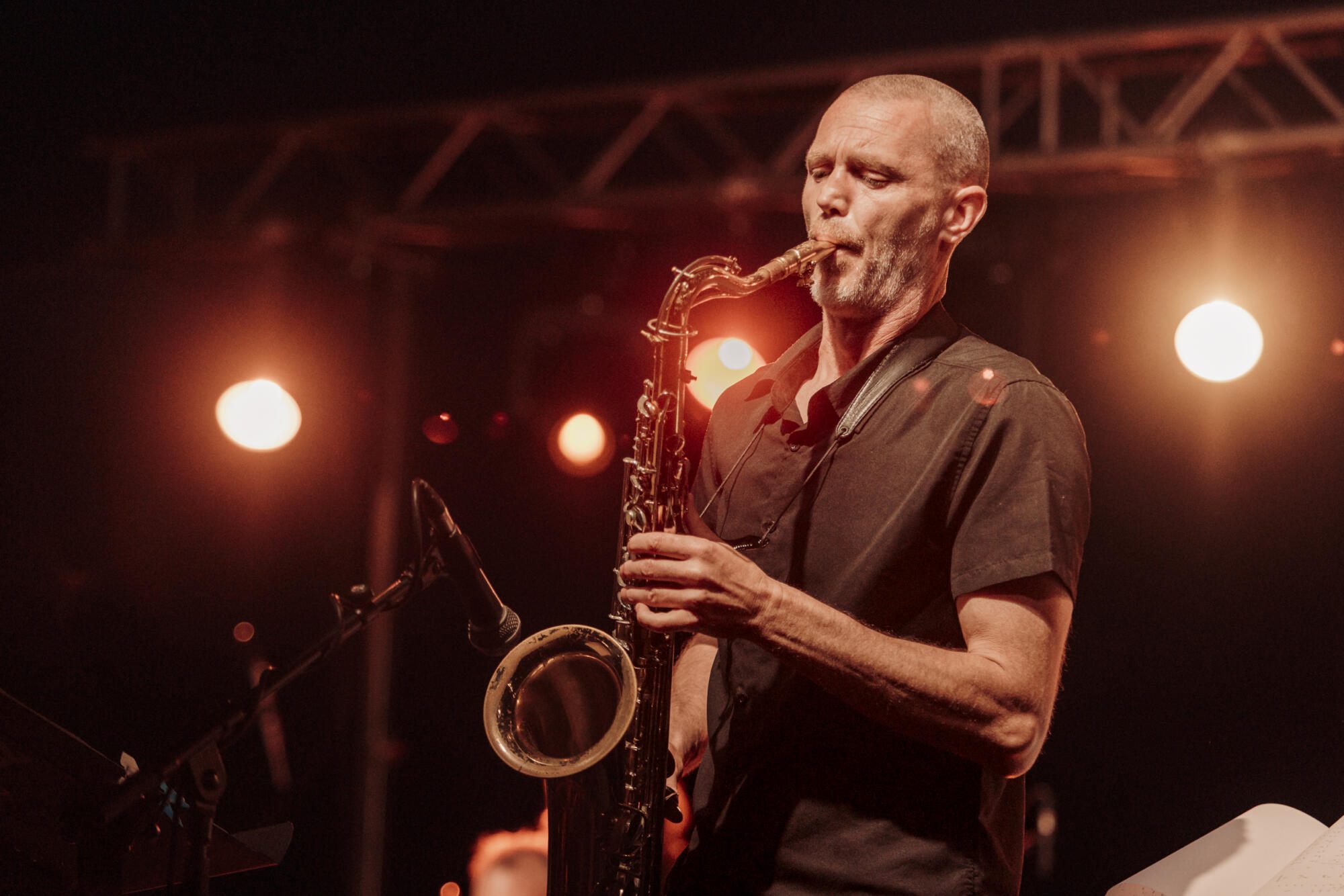 Utrinki z MareziJazza: 3 dni glasbe, uživanja in prostovoljskega zagona (FOTOGALERIJA) 3 sax solo foto Matevz Kocjan