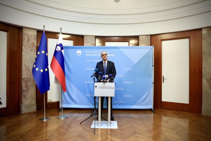 Hitreje do zdravnika? Spremembe naj bi pomagale skoraj 16.000 pacientom 2 pacienti, zdravstvo