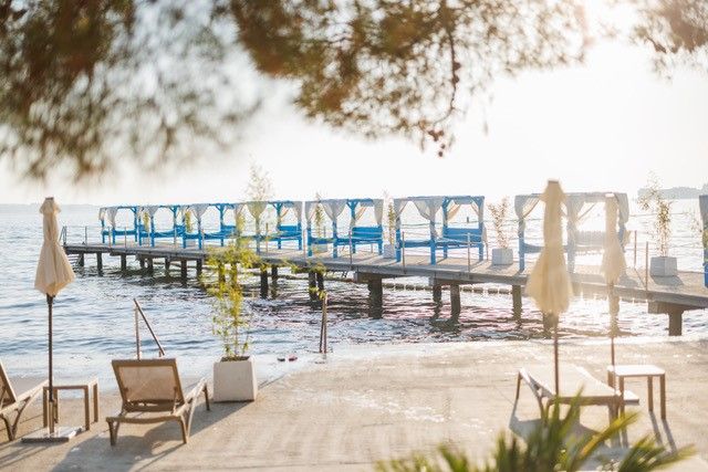 Pasje plaže na slovenski obali: 5 kotičkov, kjer lahko zaplava tudi vaš pes 12 pasja plaža kopanje psi hišni ljubljenčki morje portorož