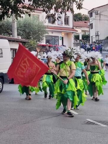 Dekani v znamenju Guoštovce: maškare, glasba in istrska tradicija združile vse generacije 2 dekani