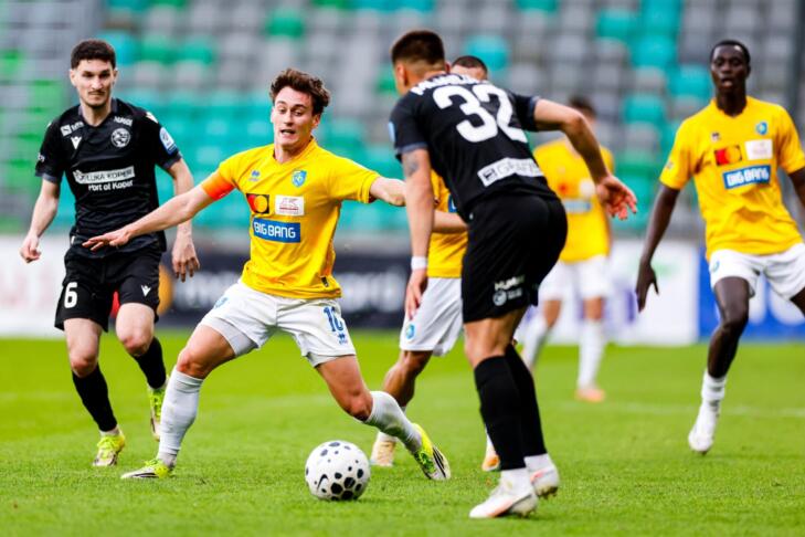 Nogometni konec tedna na Obali: Koper za preboj proti Bravu, Izola začela z zmago 2 Ales Fevzer FC KP bravo