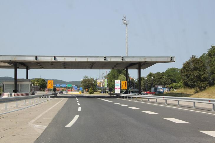 Border between Slovenia and Italy panoramio