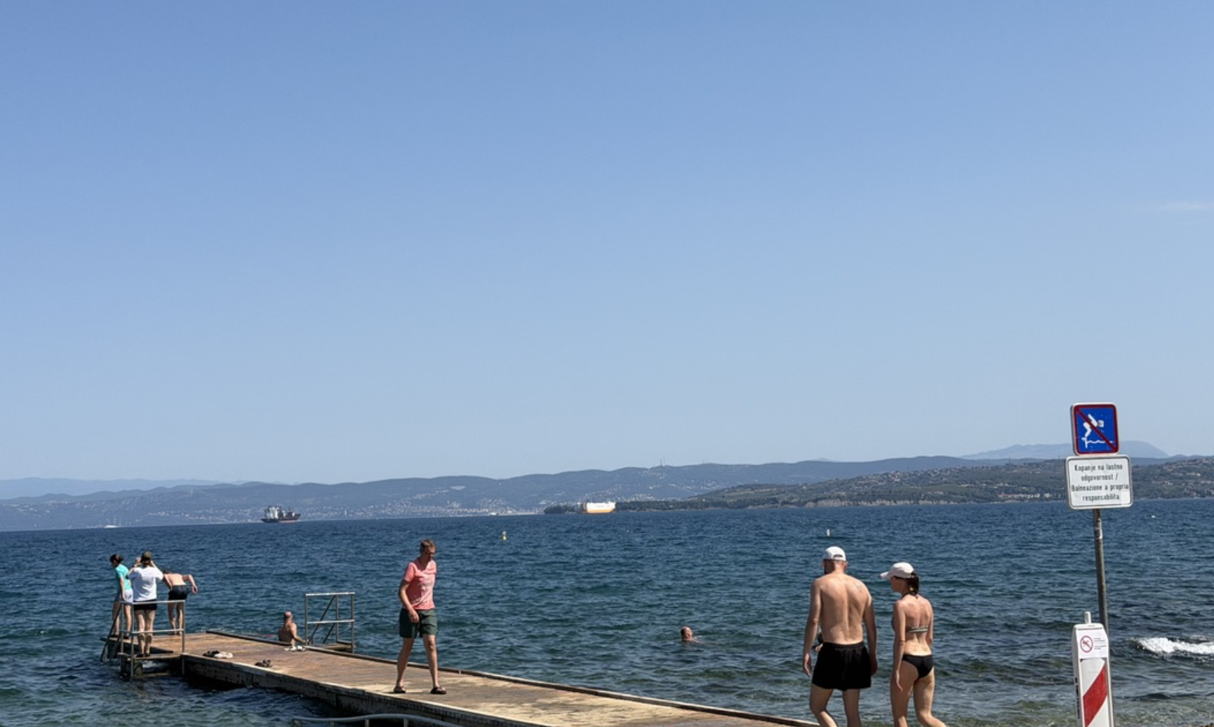 Na Svetilniku preklicujejo odsvetovanje kopanja, pri Delfinu še ostaja