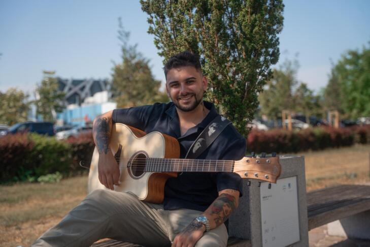 Novi Toše Proeski: makedonski pevec, ki je Slovenijo osvojil iz garaže 2 Sergej3