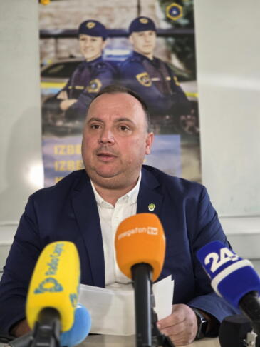 Serija vlomov v bankomate na Primorskem: 51-letnega Hrvata sumijo petih napadov 4 bankomat