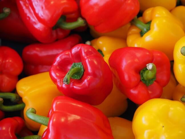 To je 13 jedi, ki bi jih moral znati pripraviti vsak: brez teh receptov v kuhinji skoraj ne gre 9 bell peppers 499068 1280