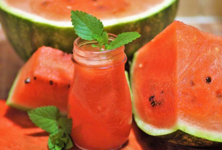 Kaj narediti z lubenico, ki je ne morete pojesti dovolj hitro? 2 melon 2438503 1280