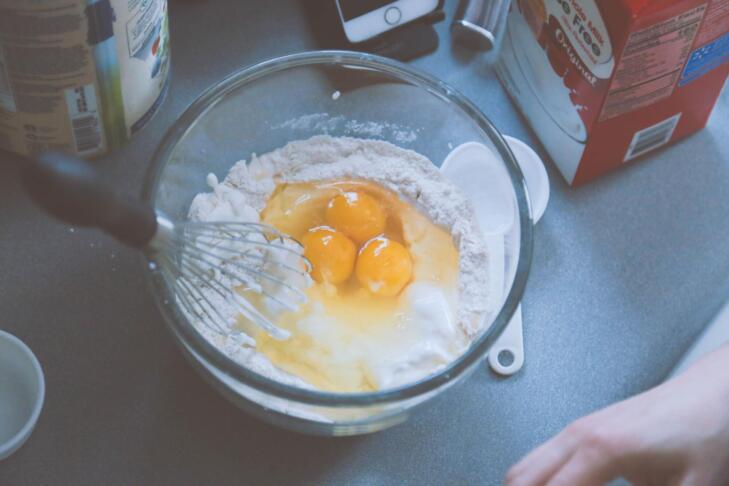 Puhaste ameriške palačinke: recept za debele in mehke palačinke, ki vedno uspejo 2 sestavine palačinke