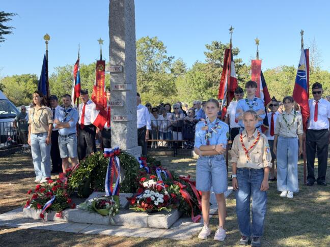 bazovica, spomenik bazoviškim junakom, v bazovici