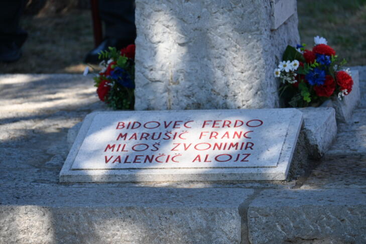 bazovica, spomenik bazoviškim junakom, slovesnost v bazovici