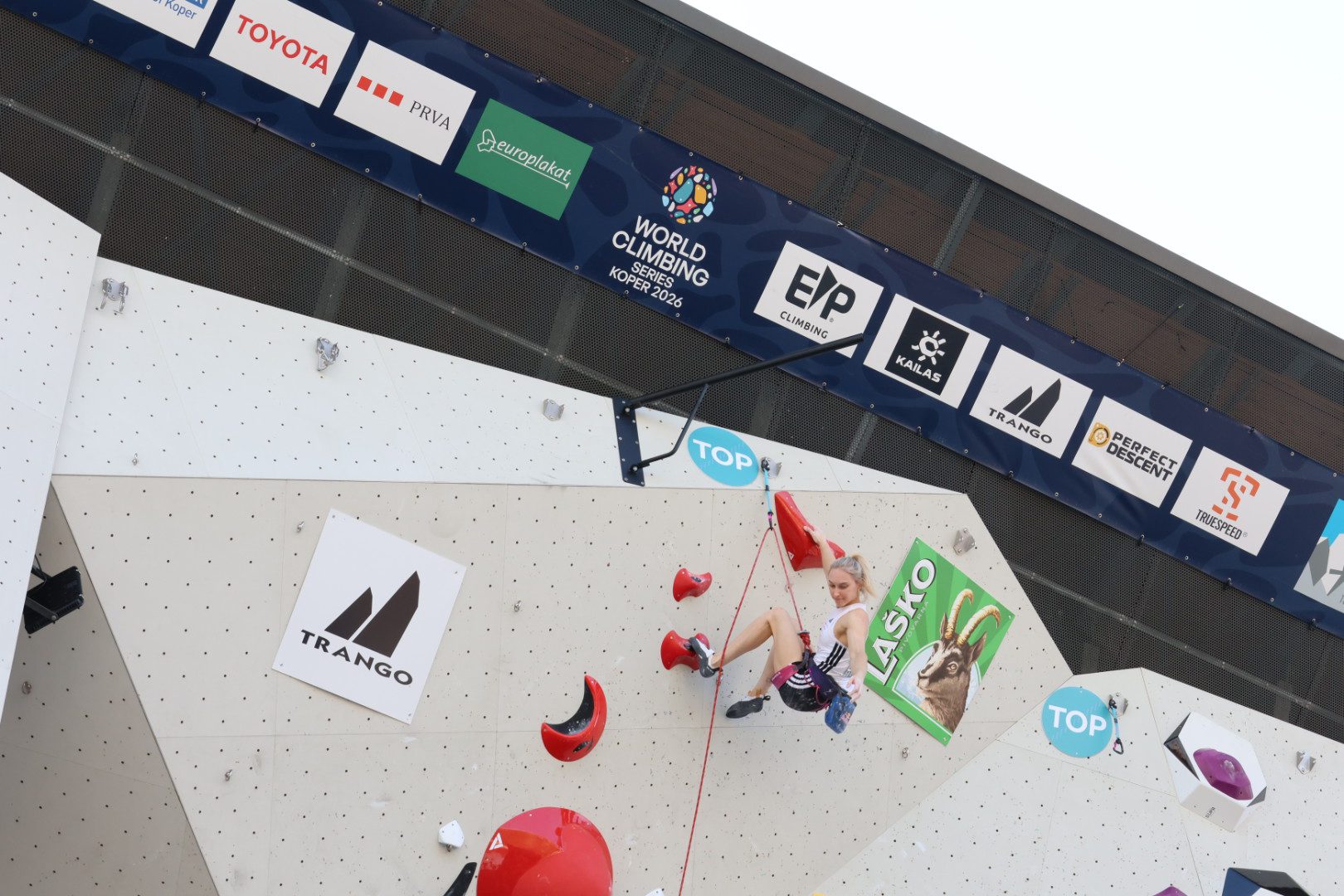 Janja Garnbret do vrha v Kopru! Slovenska šampionka brez težav skozi kvalifikacije (VIDEO in FOTO) 19 vplezanje janja garnbret koper plezalna stena bonifika šport slovenija