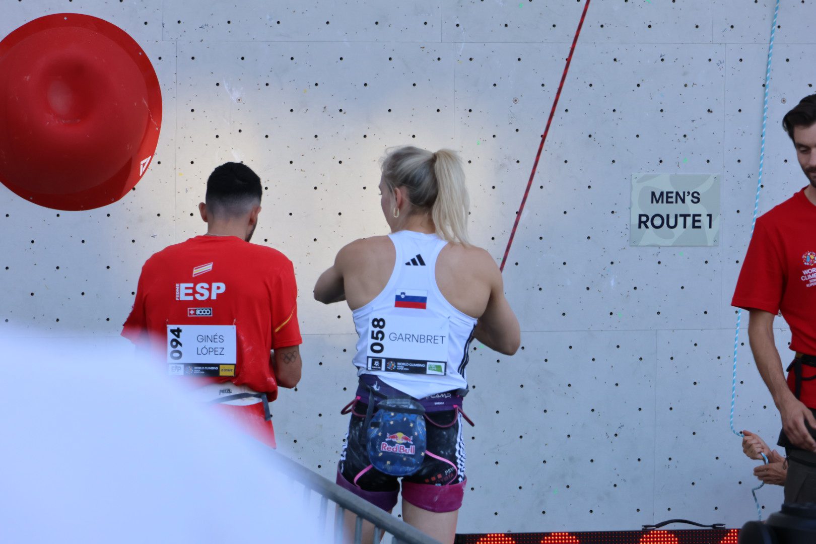 Janja Garnbret do vrha v Kopru! Slovenska šampionka brez težav skozi kvalifikacije (VIDEO in FOTO) 37 plezanje janja garnbret koper plezalna stena bonifika šport slovenija