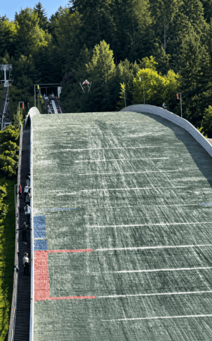 Domen Prevc poletel 121,5 metra in podrl rekord skakalnice 2 domen prevc