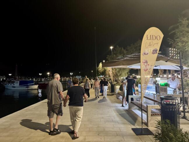 Nevsakdanji prizor, ki je ustavil sprehajalce v Portorožu (VIDEO) 2 Portorož