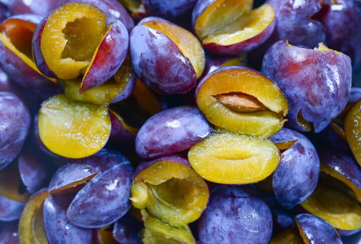 clickerhappy plums 3667823 1920
