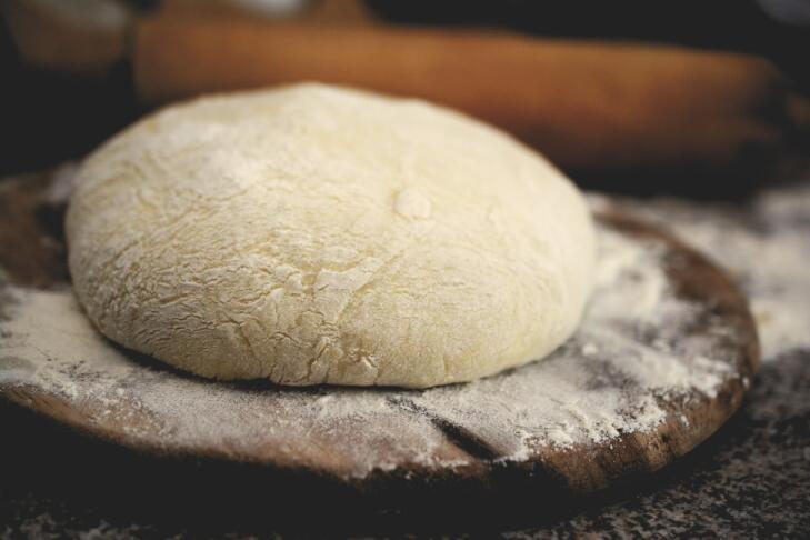 Domači rogljički, ki se kar listajo: recept za mehko in zračno pecivo 2 dough 7033979 1280