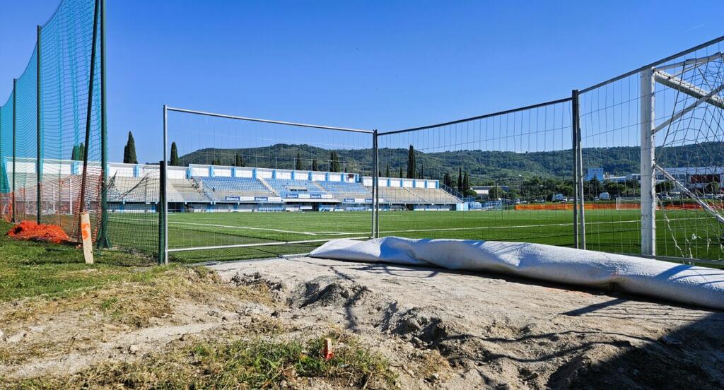 stadion izola