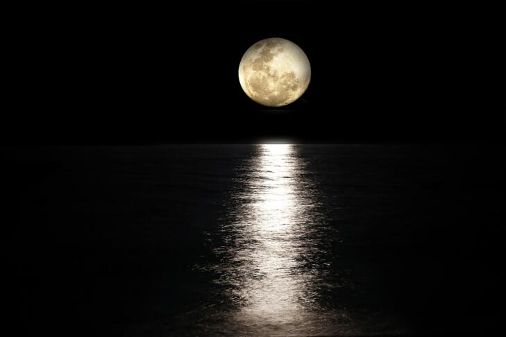 photo graphe moon 2762111 1920