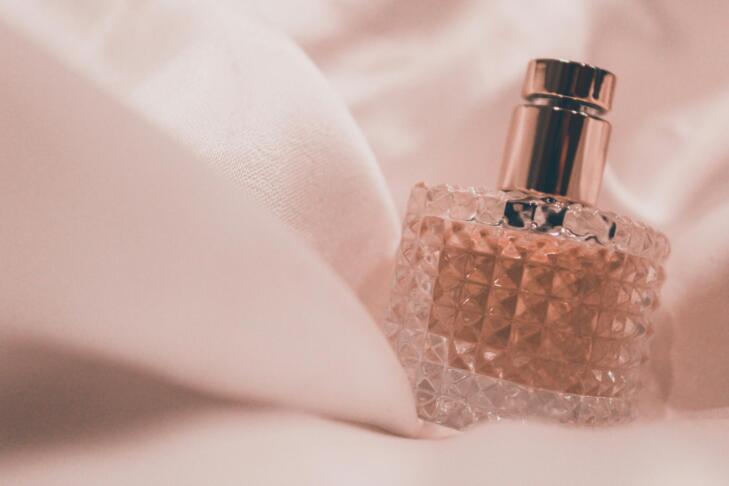 Kam je treba nanesti parfum in 5 največjih mitov 3 parfum