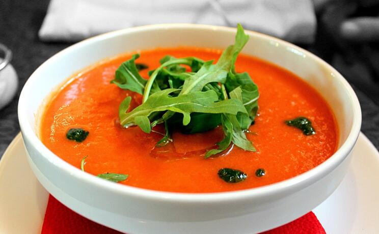Ta kremasta juha s pečeno feto je pravi jesenski hit 2 tomato soup 2288056 1280