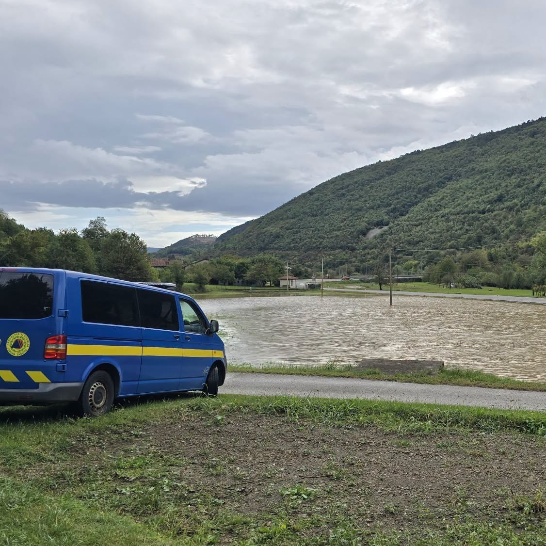 V Novi Gorici deroča voda odnesla prašičjo farmo s 30 prašiči (FOTO) 7 838219671 1825547558454829 7966137451368673784 n.png