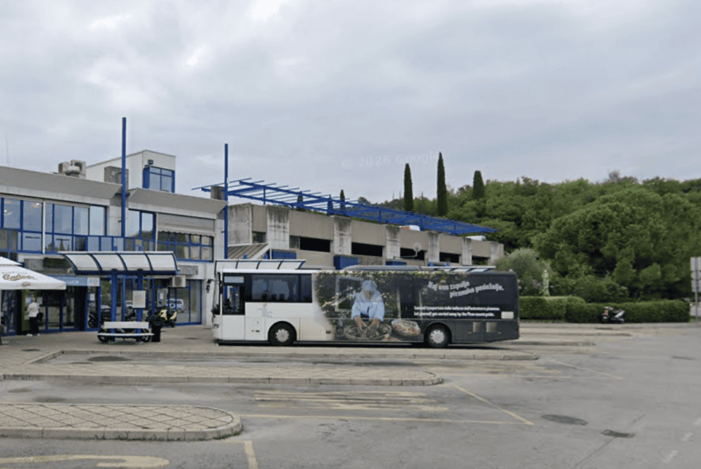 iz lucije so avtobus za koper čakali več kot uro i