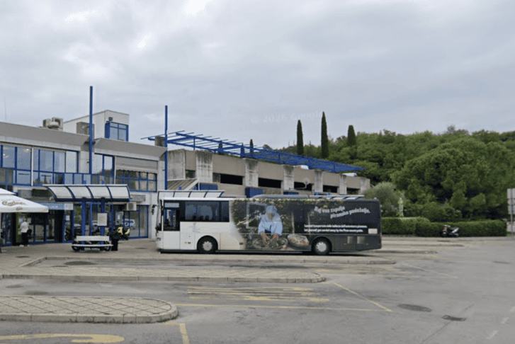 iz lucije so avtobus za koper čakali več kot uro i