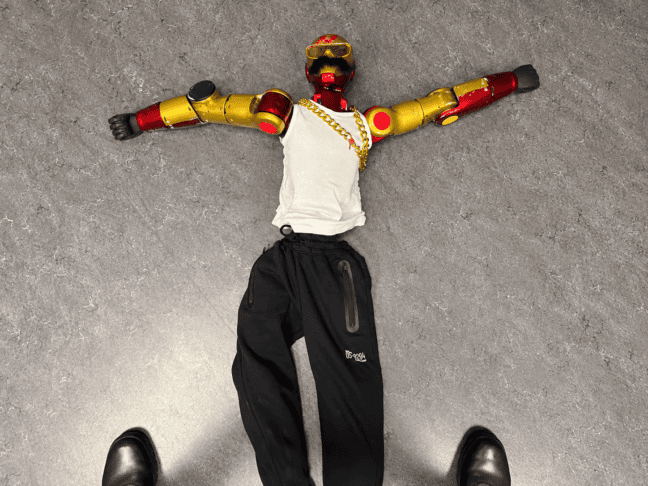 robot nadlegoval najstnico