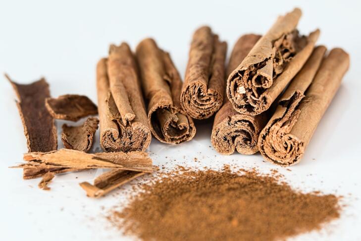 Energijske kroglice s pistacijami in brusnicami: prigrizek brez peke, pripravljen v 10 minutah 3 cinnamon stick 514243 1280