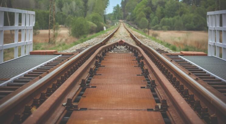 railroad 5275919 1280