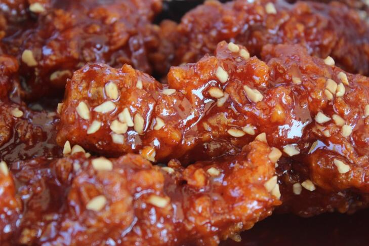Piščanec s sezamom in sojino omako: hitra ideja za okusno večerjo 3 spicy chicken 669639 1280